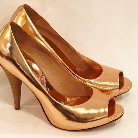 BCBG MaxAzria Peep Toe Pumps Rose Gold Metallic - Picture 2 of 7
